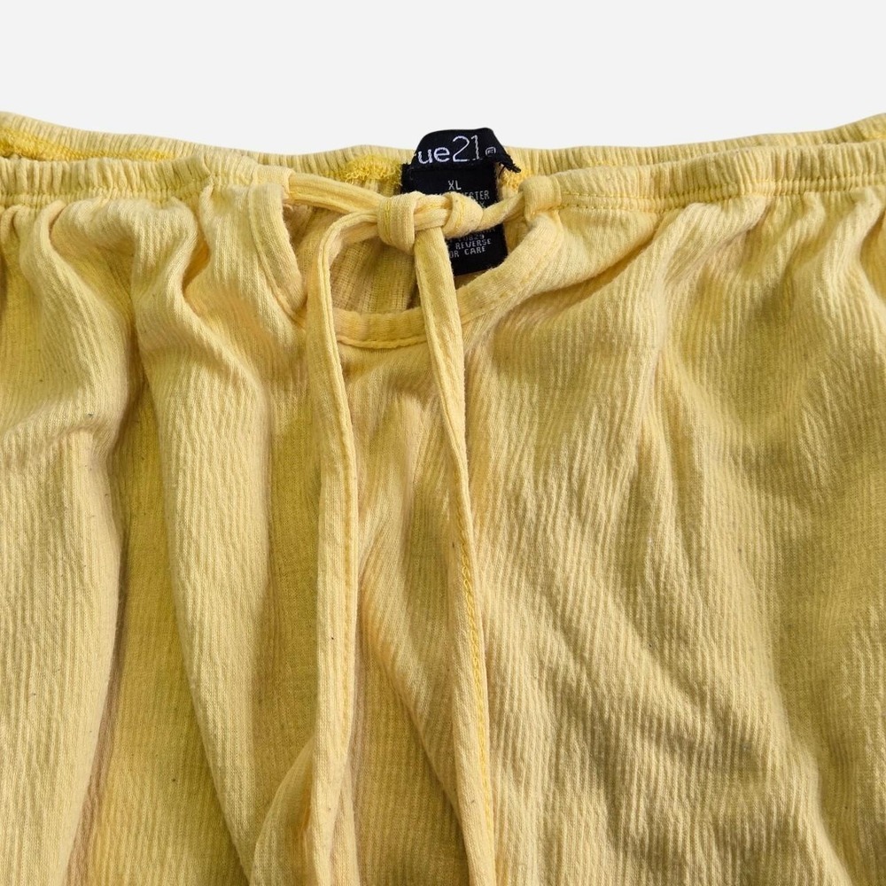 Butter yellow smocked crop top - Picture 4 of 6